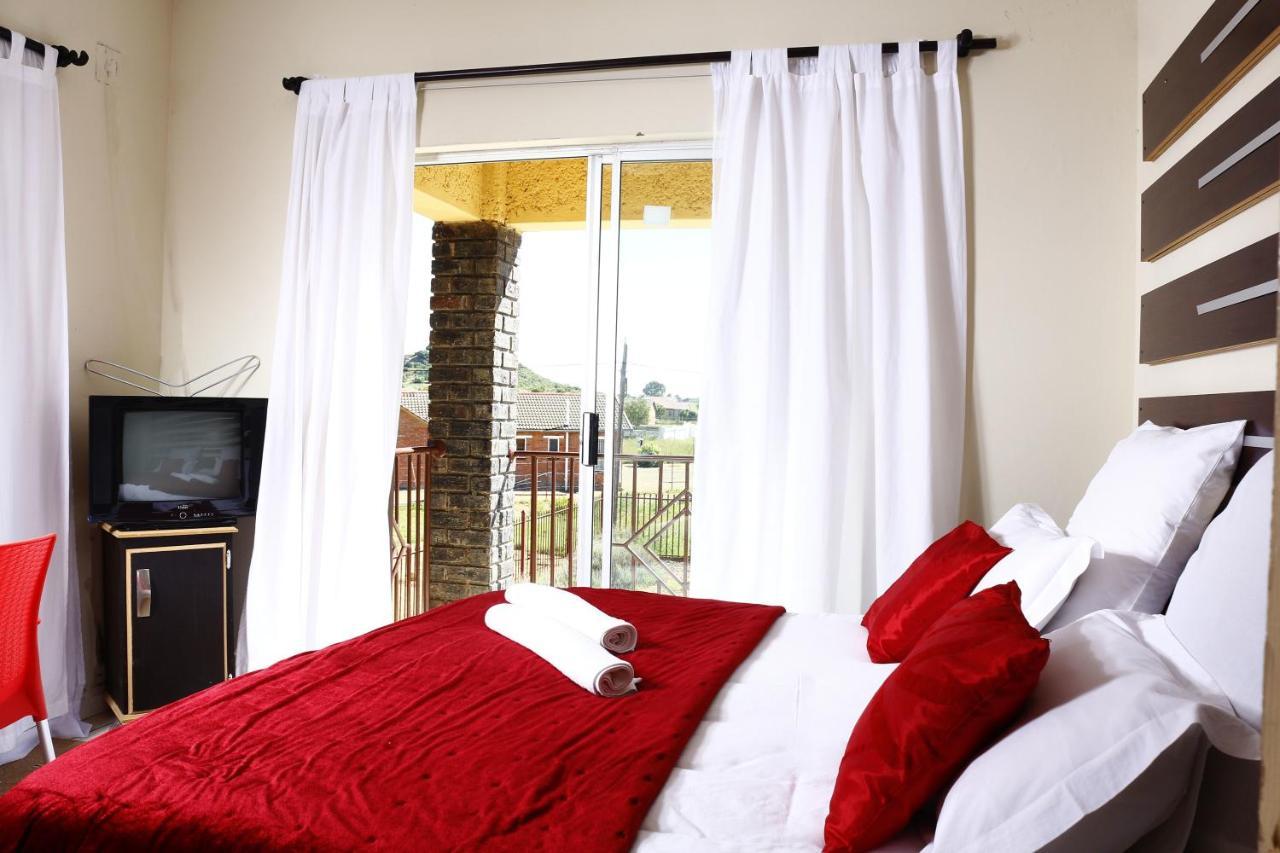 Baobab Tree Guest House Bloemfontein Phòng bức ảnh