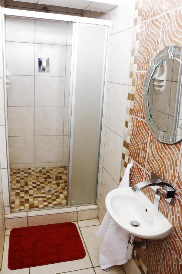 Baobab Tree Guest House Bloemfontein Ngoại thất bức ảnh